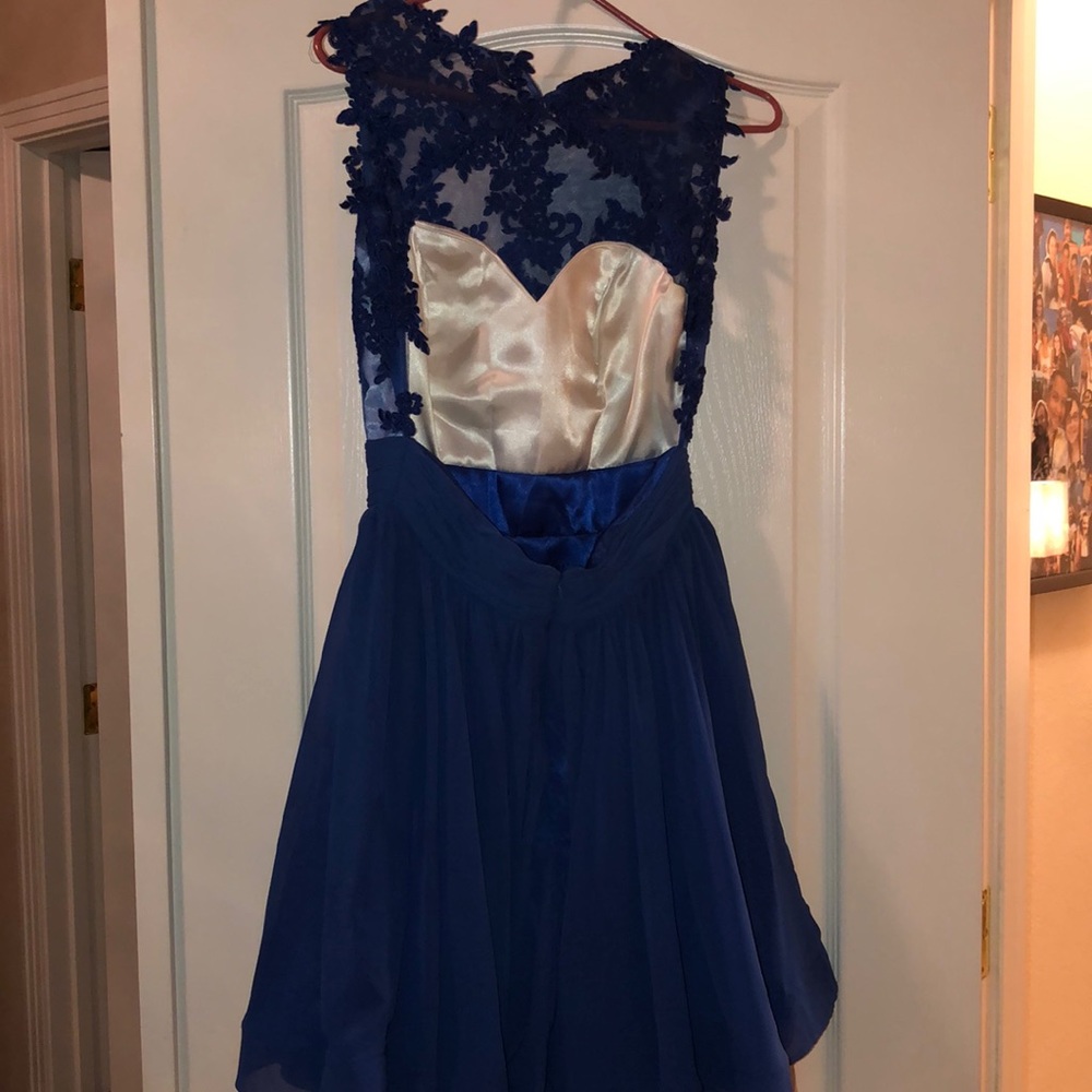 Dress - Picture 3 of 3